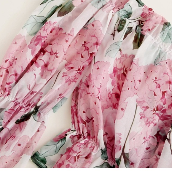 Floral bandeau top with sleeves NWOT size Small - Picture 3 of 7